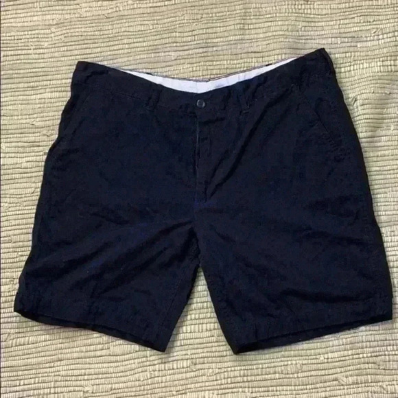 St. John’s Bay men’s black shorts size 40. - Picture 1 of 4